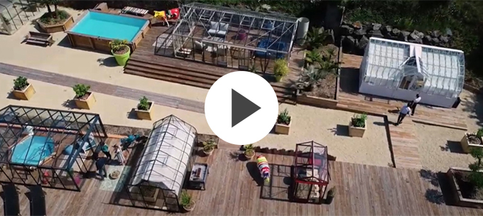 Entdecken Sie die Herstellung unserer Gewächshäuser aus Glas und Aluminium Entdecken Sie die Herstellung unserer Gewächshäuser aus Glas und Aluminium